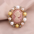 Vintage style cameo brooch with pink silhouette, pearls and rhinestones on gold base - Pink Base White Portrait Pearl (XD11030)