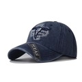Detailansicht der TEXAS-Stickerei und des Bullenkopfs auf der gewaschenen Vintage-Baseballkappe - Verstellbar / Marineblau Mit Stierkopf