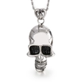 Pendentif tête de mort punk argenté avec chaîne métallique tressée pour hommes sur blanc - Style de Crâne Classique (KP29514-D)