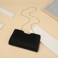 Zwarte geplooide avondtas met zilveren kettingriem, elegant stijlvol ontwerp voor dames. - 23.5*5*13.5 / Zwart