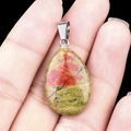 Colgante de gota de agua en piedra natural de sangre de dragón verde y roja - Unakita (1 pieza)