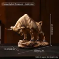 Modern bronzen gouden stier sculptuur op rotsvoet, luxe decoratie voor in de woonkamer - Gouden Stier Standbeeld - Succes