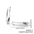 Dettaglio orecchini geometrici a U in argento lucido con specifiche di misura e peso - Argento (E03251-2)
