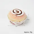 Modèle de cupcake réaliste en PU avec crème blanche, sauce brune et base de 8 cm - Chocolat