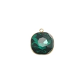 Détail d'un pendentif carré avec pierre de naissance verte et monture dorée polie - Vert (Couleur 5)