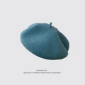 Classic wool felt beret in greyish blue featuring a soft texture and round painter style - M(56-58cm) / Cyan Blue