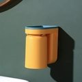 Portacepillos de pared con vaso amarillo y soporte azul y naranja de diseño - Amarillo