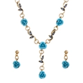 Parure vintage dorée avec collier et boucles d'oreilles aux roses bleues élégantes - Parure Collier Boucles d'Oreilles Rose Bleu Clair (A-906) / Bleu Clair (A-906)
