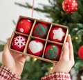 Set de 6 bolas de Navidad de lana fieltrada roja con motivos festivos en caja regalo - Estilo de Patrón Clásico Rojo (Estilo C) / 6 Piezas/Juego