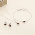 Détail de parure de bijoux en acier doré 18k avec pierres de verre en forme de cœur - Acier Rouge Vin (KS222277-HR)