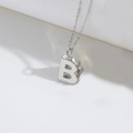 Collier pendentif minimaliste en argent avec une lettre B en 3D à finition polie - Lettre B / Argenté