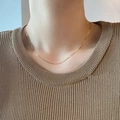 Elegante goldfarbene minimalistische Schlangenkette für Damen, getragen am Schlüsselbein - Feine Schlangenkette 40+5cm / Gold