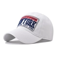 Berretto da baseball in cotone bianco con ricamo vintage New York e logo retrò - Regolabile / Bianco (NEW YORK)