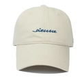 Dettaglio del ricamo sienne blu su un cappellino da baseball in cotone crema - Regolabile / Bianco Sporco