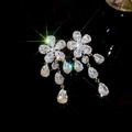 Orecchini di lusso con fiori di zircone e nappine di cristallo per donna eleganti - Zirconia Argento Fiore Goccia d'acqua Nappa (Perno in Argento S925)