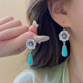 Böhmische Silberohrringe mit Vintage-Blumenmuster und tropfenförmigen türkisfarbenen Steinen - 85# Ohrhaken-Grün