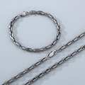 Vista detallada del conjunto de collar y pulsera de cadena de ancla en plata vieja - Pulsera de 5mm (21cm) / Negro Mate