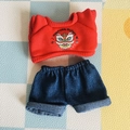Mini-Puppenoutfit mit rotem Löwen-Strickoberteil und Denim-Shorts für 17cm Plüsch - Roter Löwen-Hoodie & Jeans Set / Passend für 17cm Puppen