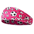 Détail du bandeau sport rose avec motif de football et tissu respirant anti-transpiration - Rose rouge