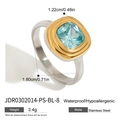 Anillo de acero inoxidable plateado con piedra azul cuadrada y detalles en dorado - Anillo de Strass Cuadrado Azul (JDR0302014-PS-BL-8)