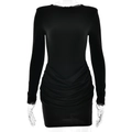 Vestido ajustado negro de manga larga con detalles fruncidos y cuello redondo - S / Negro
