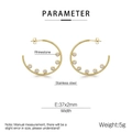 Detailansicht goldene Edelstahl C-Ohrringe mit weißen Zirkonia und Maßen von 37x2mm - Gold Mit Weißem Zirkonia (KE113287-HM)