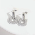 Silberne Herzohrringe mit Spiralmetalltop und quadratischem Zirkonia-Pavé-Besatz - Geometrischer Quadrat-Pave-Stil (Silber)