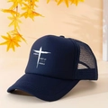 Dunkelblaue Trucker Cap mit weißem Kreuz und Motivations-Schriftzug auf atmungsaktivem Netz - Einheitsgröße / Marineblau