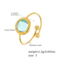 Detail von 18k vergoldetem Edelstahlring mit blauem facettiertem Tschechischem Glas - Runder Stil / Gold Hellblauer Glasstein (TXA275)