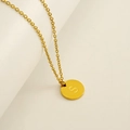 Collier en acier inoxydable doré avec pendentif circulaire gravé de la lettre S - Lettre S (Chaîne Incluse)