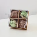 Set de 4 bolas de Navidad champán con motivos vintage en una caja de regalo kraft - 8cm / Estilo Café Verde Militar 8cm