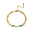 Detail van de 18K vergulde kettingarmband met rechthoekige groene zirkonia decoraties - Dubbele Cubaanse Ketting Zirkonia Armband - Groen