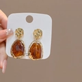 Orecchini pendenti in resina tartarugata con perni in argento S925 e dischi d'oro martellato - Ciondolo irregolare in ambra - Perno per orecchino in argento sterling 925