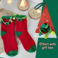 Chaussettes de Noël en polaire corail rouge et vert avec pompons dans un coffret cadeau - Taille Unique (EU 35-39) / Revers à Pompons