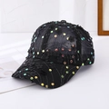 Detail van zwarte mesh baseballpet met 3D-bloemen en kleurrijke laserpailletten - L (58-60cm) / Zwart