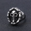 Anello teschio argento vintage con bordo a catena di moto e rilievo a croce punk - US 10 / Argento Antico (05209)