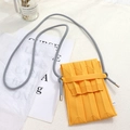 Handgefertigte gestrickte gelbe Umhängetasche für Handys mit grauem Kordelzug-Schultergurt - 11cm x 17cm / Gelbe Tasche + Graues Seil