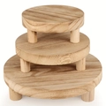 Soporte de exhibición redondo rústico de tres niveles hecho de madera natural clara con veta - Color de madera quemada clara Juego