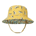 Détail d'un chapeau bob jaune pour enfants avec motif zèbre et doublure camouflage - Zèbre