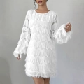 Elegantes weißes langärmeliges Mini-Fransenkleid für Partys am Model gezeigt - S / Weiß