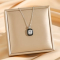 Collana a catena d'argento con pendente rettangolare in smalto nero e pietra di zircone - Argento Nero Zucchero Quadrato (8188)