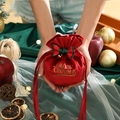 Sacchetto regalo di Natale in velluto rosso con ricamo Merry Christmas e campanellino - Stile Fiocco 1 / Borgogna
