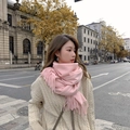 Pink cashmere wool blend scarf with tassels on female model in street style setting - Thickened Tassel Style (350g) / 200*70cm / Pink