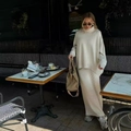 Ensemble chic en tricot crème avec pull à col roulé et jupe midi droite assortie - S / Blanc Cassé