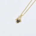 Goldene Hamsa Hand Halskette mit schwarzer Emaille und funkelndem Kristall-Anhänger - Schwarze Hamsa-Hand