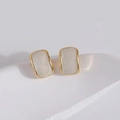 Orecchini a perno quadrati in smalto dorato e bianco perla su supporto in ceramica - Bianco