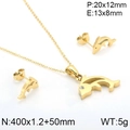 Conjunto de collar y pendientes de delfín dorado con cristales sobre fondo blanco puro - Estilo Delfín (KS132904-KFC) / Dorado (KS132904-KFC)