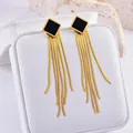 Pendientes de borla de cadena de serpiente dorada con perno cuadrado negro elegante - Cuadrado Negro