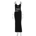 Dettaglio dei ritagli in mesh sulla vita e del tessuto elastico del vestito lungo aderente - S / Nero