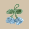 Handgefertigter Häkel-Maiglöckchen Schlüsselanhänger mit blauen Blumen und Blättern - Blau